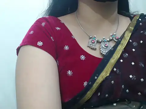 Lovely Siri 23 online show from June 17, 2026, 5:25 pm