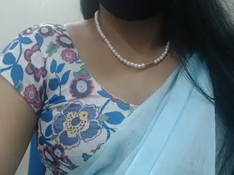 Lovely Siri 23 online show from July 12, 2026, 8:00 pm
