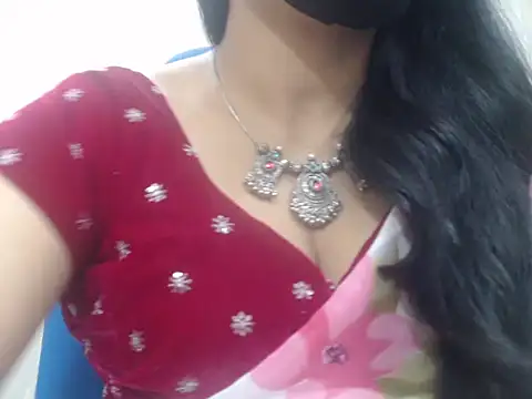 Lovely Siri 23 online show from July 13, 2026, 6:11 pm