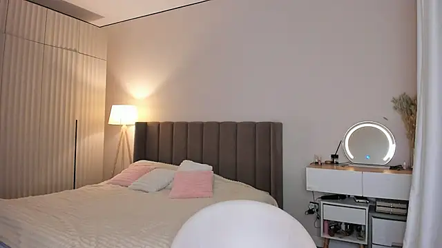 Snapshot of Anni__cute chatting on June 12, 2026, 2:54 am Anni cute online show from June 12, 2026, 2:54 am