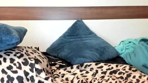 00ingrid00 online show from January 8, 2025, 8:39 pm