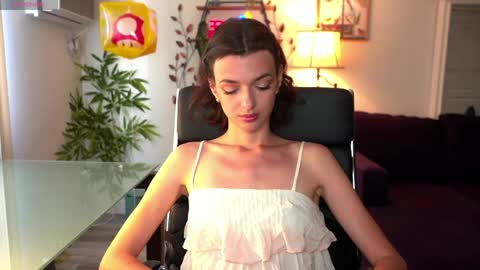 Olivia online show from April 22, 2026, 10:33 pm