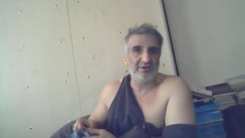 0luvmonkey online show from November 15, 2025, 12:45 pm