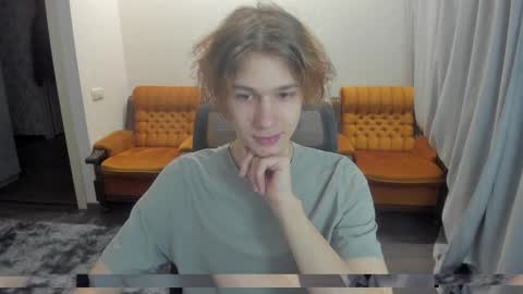 Snapshot of 0verlandd chatting on December 26, 2024, 10:37 am Adam online show from December 26, 2024, 10:37 am