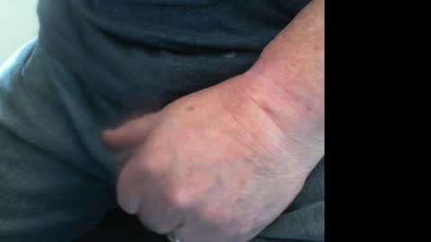 Snapshot of 10mm_socket chatting on April 2, 2026, 11:35 pm 10mm_socket online show from April 2, 2026, 11:35 pm