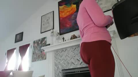 Aurora Willows online show from February 17, 2025, 4:15 pm