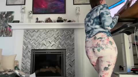 Aurora Willows online show from February 27, 2025, 11:15 pm