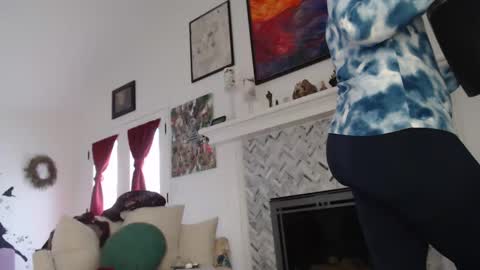 Aurora Willows online show from March 8, 2025, 5:22 pm