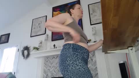 Aurora Willows online show from December 13, 2025, 7:53 pm