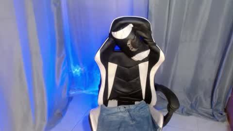 Snapshot of 18_nicole chatting on December 6, 2024, 6:28 pm barbie online show from December 6, 2024, 6:28 pm