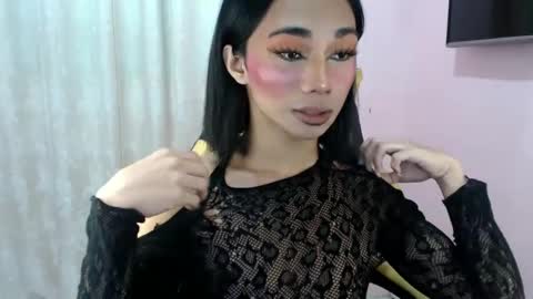 Snapshot of 18_nicole chatting on February 5, 2025, 12:49 pm barbie online show from February 5, 2025, 12:49 pm