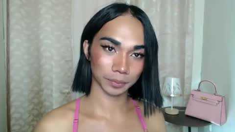 Snapshot of 18_nicole chatting on November 4, 2025, 12:04 pm barbie online show from November 4, 2025, 12:04 pm