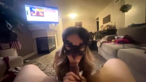 1980latinocouple online show from June 14, 2026, 6:04 am