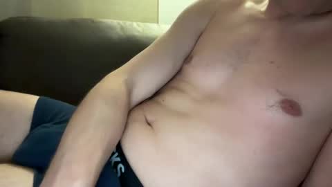 Snapshot of 19shorty19 chatting on March 7, 2025, 10:21 pm 19shorty19 online show from March 7, 2025, 10:21 pm