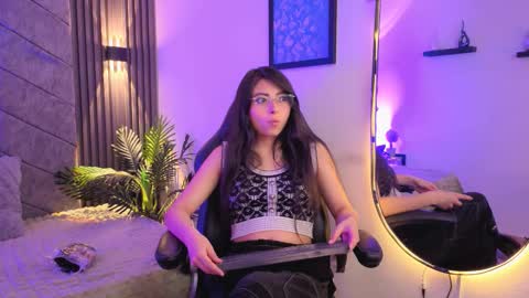 anya online show from November 8, 2025, 7:34 pm