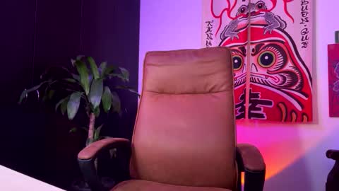 1hannamontana online show from November 18, 2025, 10:36 pm