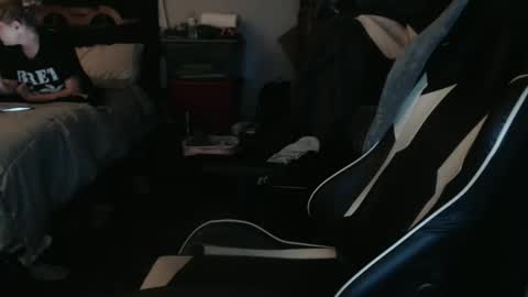 Snapshot of 1hotcouple2c chatting on November 15, 2025, 10:12 am 1hotcouple2c online show from November 15, 2025, 10:12 am