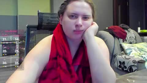 1LINDSEY1 online show from November 11, 2025, 10:04 am