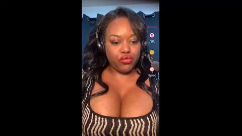 Lillycakes online show from February 16, 2026, 2:40 am