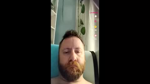 Snapshot of 1machine1guy chatting on March 8, 2026, 3:54 am Clay online show from March 8, 2026, 3:54 am