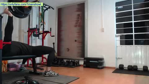 1manshow11 online show from February 20, 2026, 9:32 am