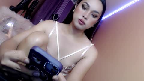 1miracle_tranny online show from November 6, 2025, 2:12 am
