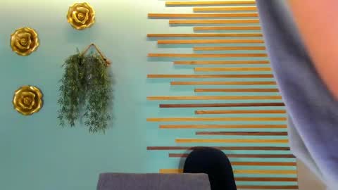 Sebastian online show from October 19, 2025, 1:34 pm