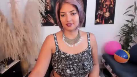 1wayra online show from October 8, 2025, 2:58 pm