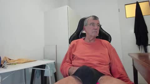 Henk online show from November 13, 2025, 5:23 pm