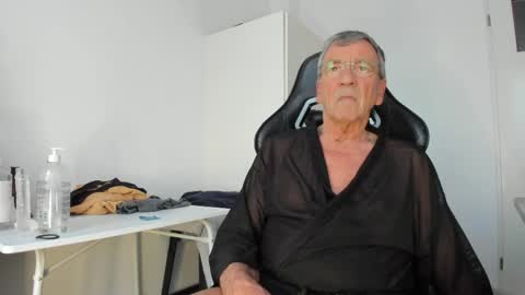 Henk online show from April 19, 2026, 6:21 pm