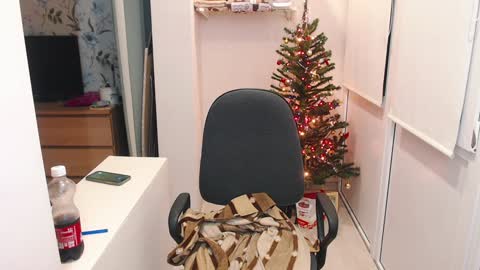 Snapshot of 20semyel20 chatting on December 23, 2024, 2:28 pm Alex online show from December 23, 2024, 2:28 pm