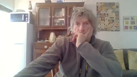 22esserre online show from January 29, 2025, 1:49 pm