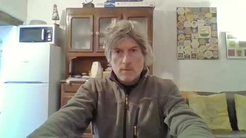 22esserre online show from February 7, 2025, 11:45 am