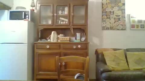 22esserre online show from September 26, 2025, 10:52 am