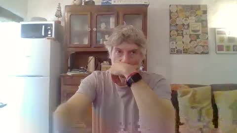 22esserre online show from October 24, 2025, 1:29 pm