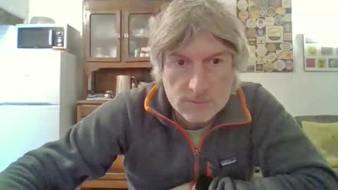 22esserre online show from December 15, 2025, 12:42 pm