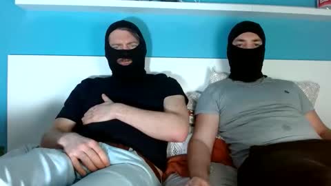 Snapshot of 2frenchfriends chatting on April 5, 2026, 8:50 pm 2frenchfriends online show from April 5, 2026, 8:50 pm