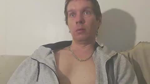 2small4you83 online show from February 11, 2025, 7:02 am