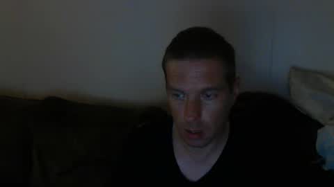 2small4you83 online show from September 22, 2025, 5:04 pm