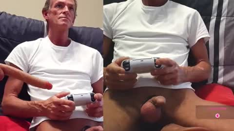 Snapshot of 2tiredoftoys chatting on May 30, 2026, 9:45 pm 2tiredoftoys online show from May 30, 2026, 9:45 pm