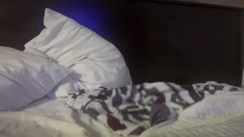 GamerBaddieLux online show from December 1, 2025, 5:18 pm