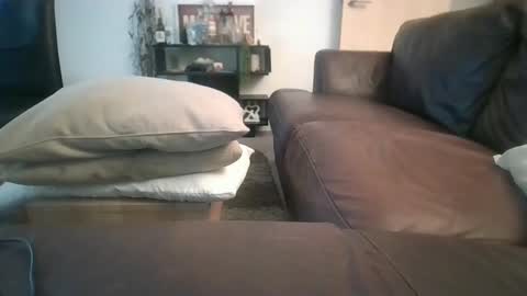 33UK online show from March 3, 2025, 8:38 am