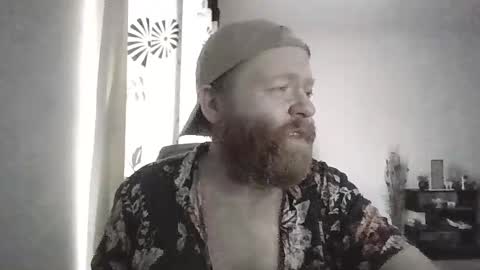 33UK online show from October 18, 2025, 1:12 pm