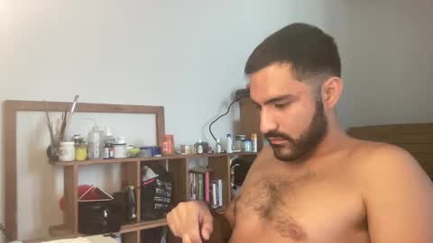 3milio3milio online show from March 5, 2025, 4:02 pm