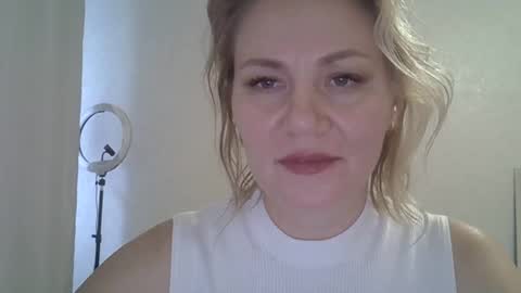 3susie online show from September 17, 2025, 8:05 am