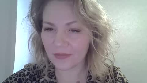 3susie online show from September 19, 2025, 7:54 am