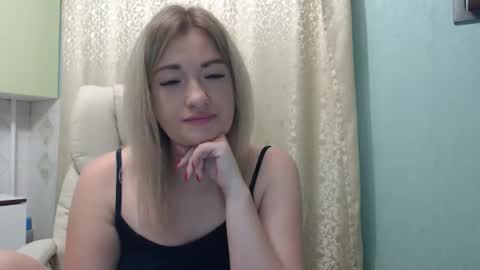 3sweetcandy3 online show from November 5, 2025, 11:49 pm