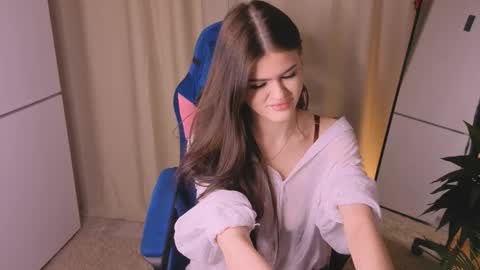 Snapshot of 404cutie chatting on March 1, 2026, 6:37 am Eva online show from March 1, 2026, 6:37 am