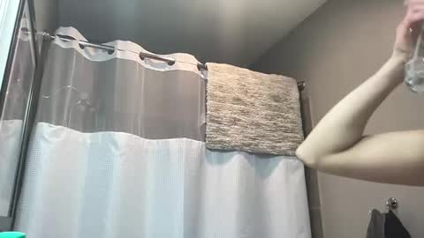 Snapshot of 420kc_couple chatting on December 17, 2025, 7:09 pm KC420Couple online show from December 17, 2025, 7:09 pm