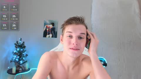 Snapshot of 4ever_dude chatting on January 7, 2025, 3:24 am Andrew online show from January 7, 2025, 3:24 am